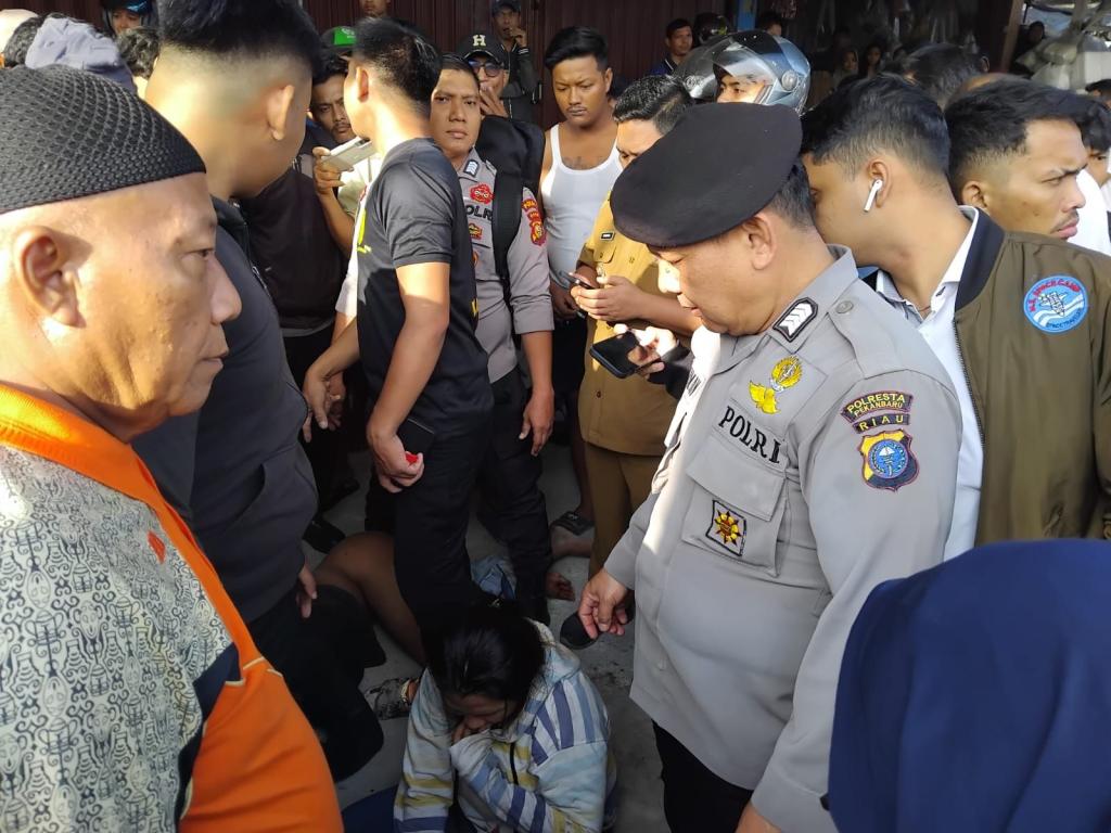Tabrak Warga Usai Menjambret Hingga Tewas, Dua Pelaku Diamuk Massa