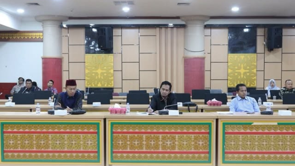 Pansus DPRD Provinsi Riau Gelar Rapat Bersama Pemkab/Pemko Bahas Optimalisasi PAD