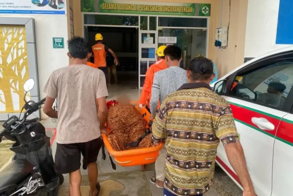 Nelayan di Natuna Diduga Tewas Tersambar Petir Saat Mencari Kepiting