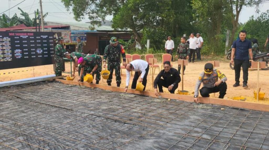 Ketua DPRD Batam Hadiri Pembukaan TMMD ke-125 Tahun 2025 di Kavling Sambau IV