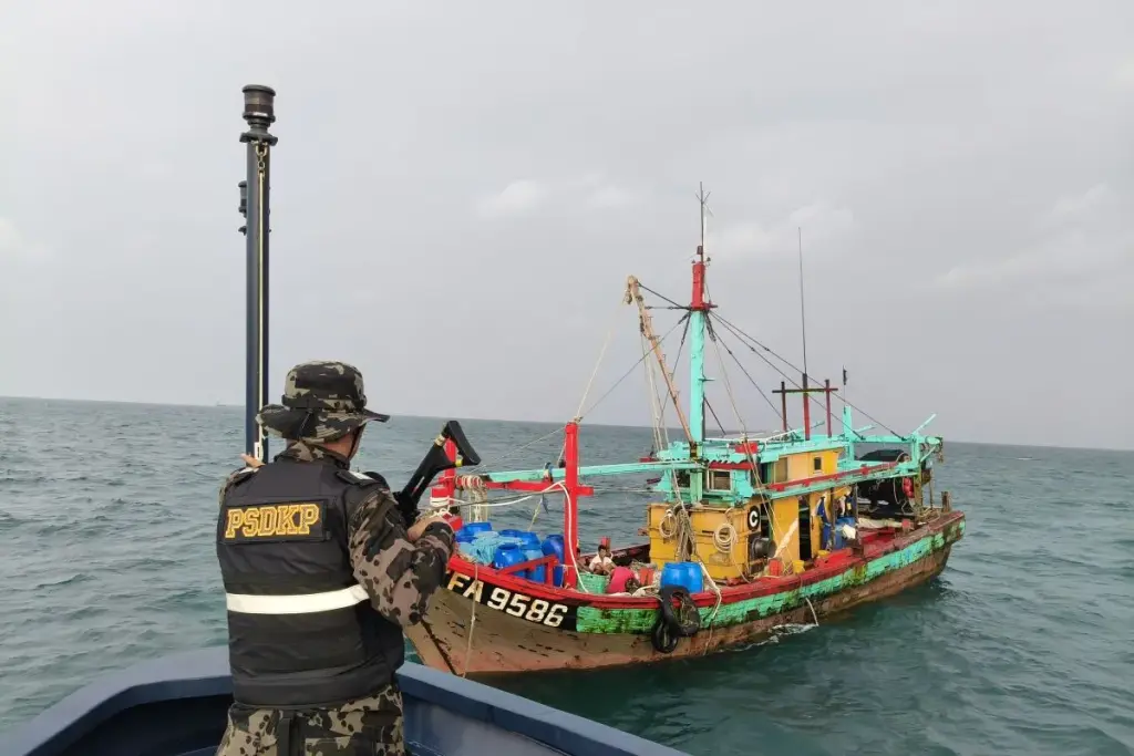 Tangkap Ikan di Wilayah Perairan Indonesia, Kapal Berbendera Malaysia Diamankan KKP