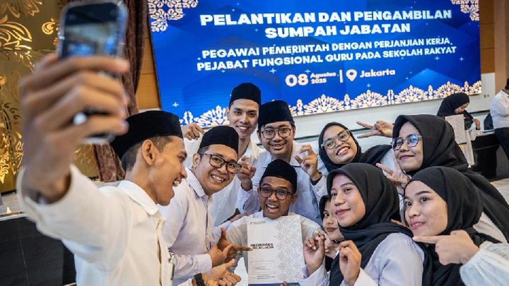 1.326 Guru Sekolah Rakyat Bertahan, 143 Mundur