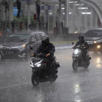Potensi Hujan Disertai Petir dan Angin Kencang di Beberapa Wilayah Riau Hari ini