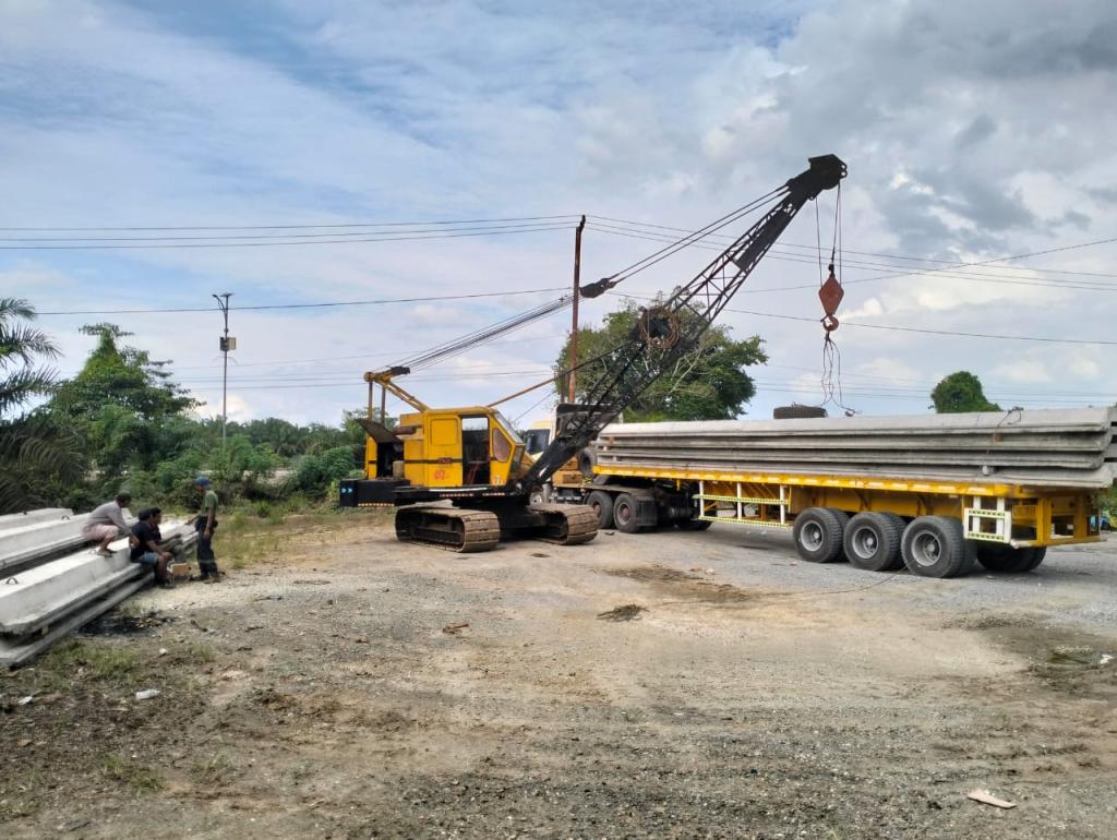 Perbaikan Jalan Amblas di Desa Teluk Sungkai Segera Dimulai, Material Utama Sudah Tiba
