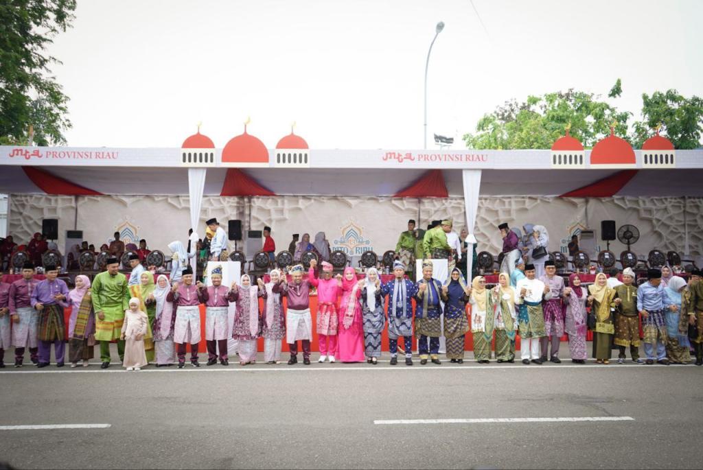 Ribuan Ikut Meriahkan Pawai Taaruf MTQ Ke-43 di Bengkalis