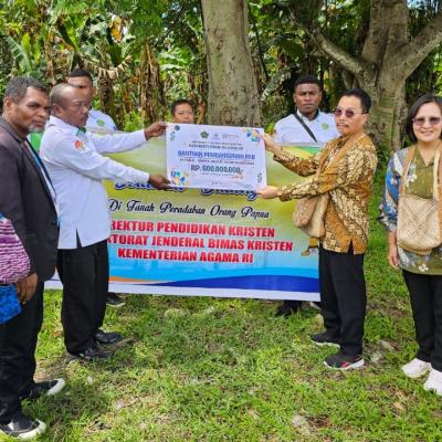 Kemenag Salurkan Bantuan Rp600 Juta untuk Pembangunan Ruang Kelas Baru di Teluk Wondama
