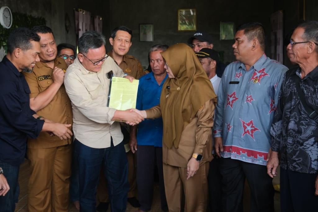 Bupati Siak Afni Zulkifli Minta PT AIP Tanggung Jawab Atas Pencemaran Sungai