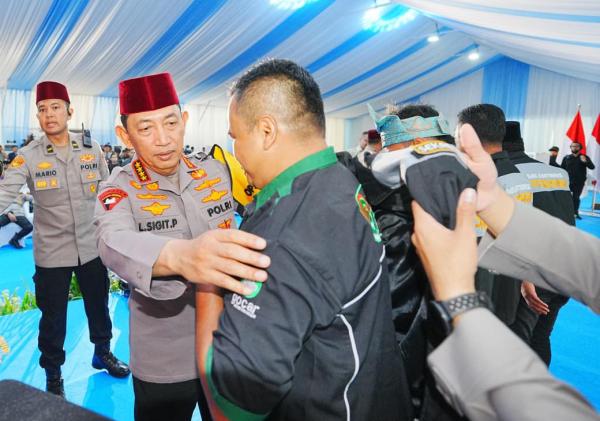 Kapolri Tekankan Persatuan dan Kamtibmas Saat Safari Ramadhan di Pekanbaru