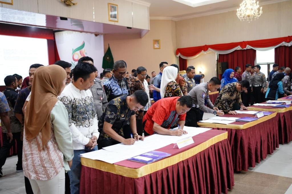 Bapenda Riau Teken Pakta Integritas Massal, 310 Personel Samsat Siap Tingkatkan PAD