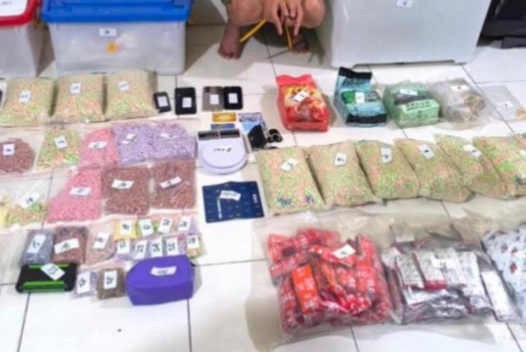 Polda Riau Gerebek Gudang Narkoba di Pekanbaru, Sita 4 Kg Sabu dan Puluhan Ribu Pil Ekstasi