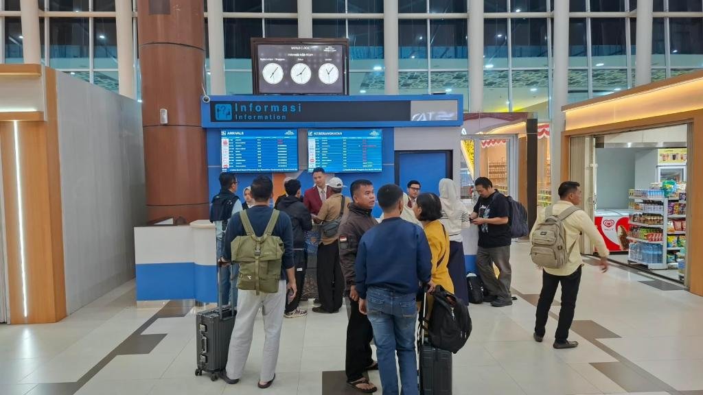 Erupsi Anak Krakatau, 19 Penerbangan di Bandara SSK II Pekanbaru Batal
