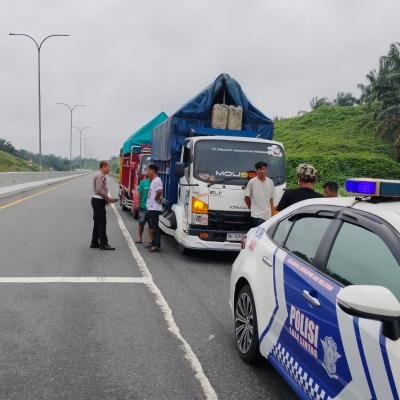 Polisi Kejar Terduga Pelaku Pengeroyokan Sopir Truk di Tol Permai