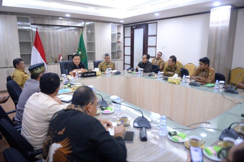 Delapan Tahun Terhenti, Pemprov Riau Dorong Penyelesaian Jembatan Rumbio