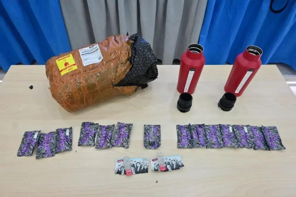 Lanud Roesmin Nurjadin Gagalkan Pengiriman 16 Liquid Diduga Mengandung Narkotika di Bandara SSK II