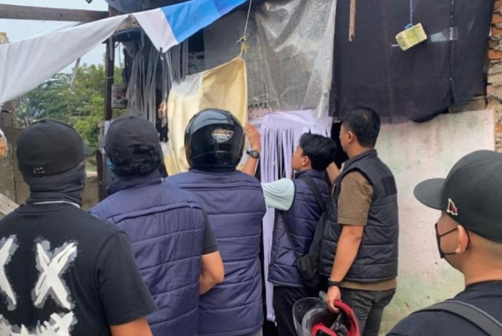 Polda Riau Hancurkan Gubuk Diduga Lokasi Transaksi Sabu di Pekanbaru