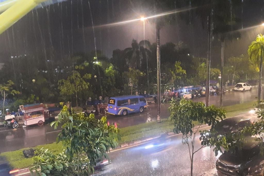 Prakiraan BMKG: Waspada Hujan Lebat dan Petir di Batam dan Tanjungpinang