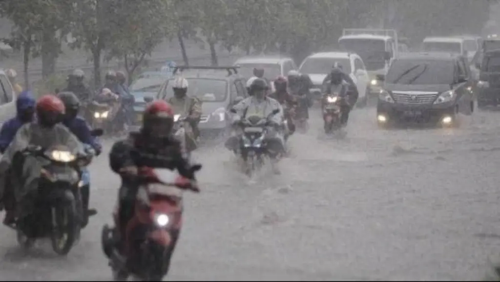 Prakiraan Cuaca Riau: Hujan dan Petir Mengancam, Cek Wilayah yang Terkena