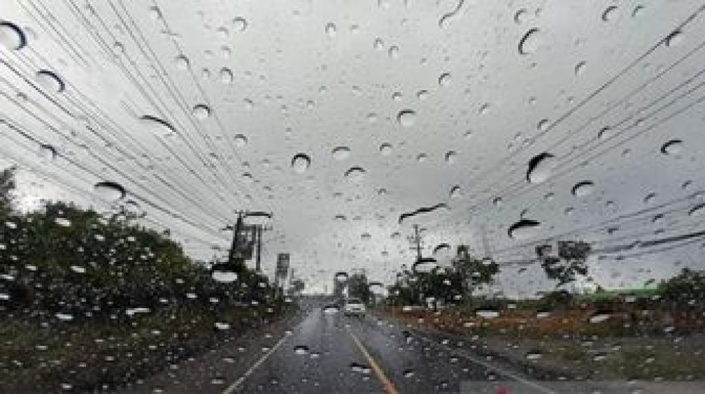 Waspada Hujan Sedang dan Angin Kencang di Riau Hari ini