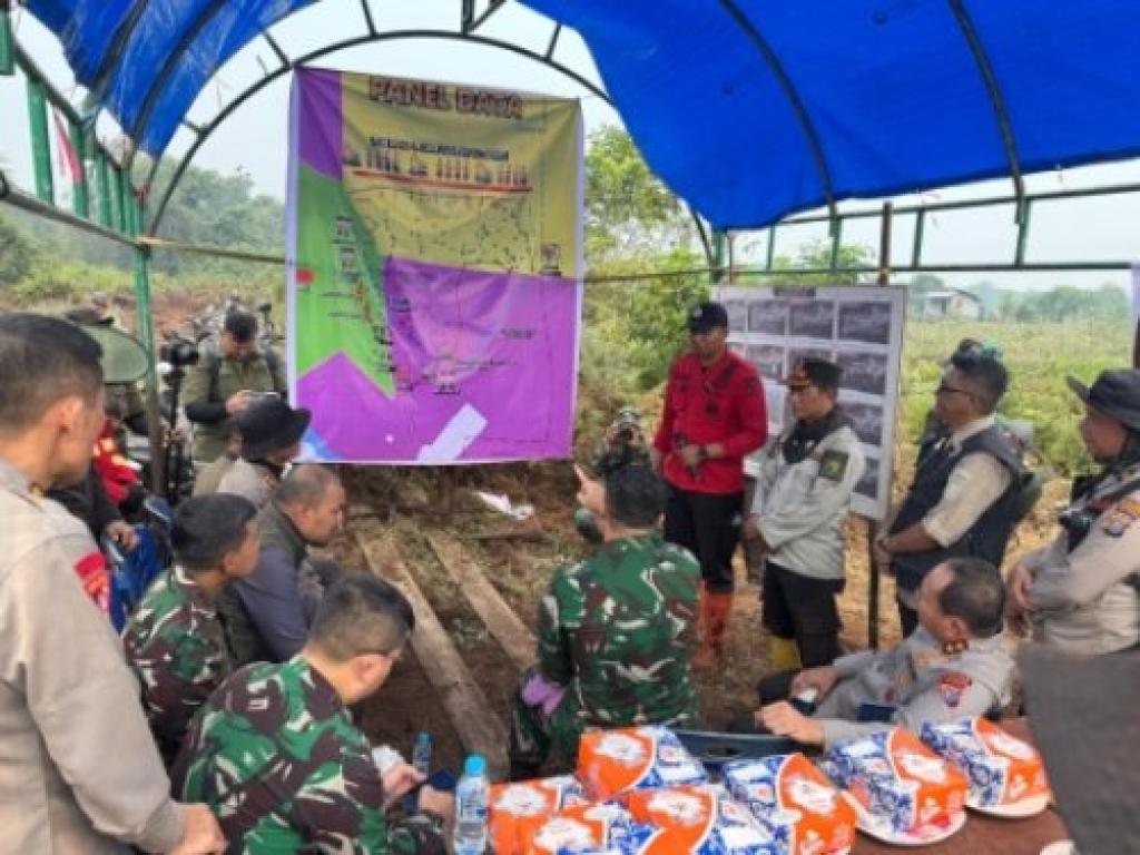 Karhutla Inhu Belum Reda, Kapolda Riau dan Pangdam Turun Langsung ke Titik Api