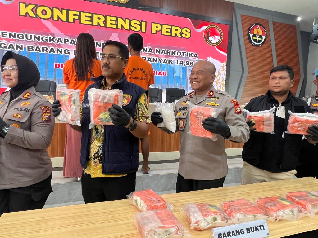 Bawa 14,96 Kilogram Sabu, Sepasang Kekasih Harus Mendekam di Balik Jeruji Besi