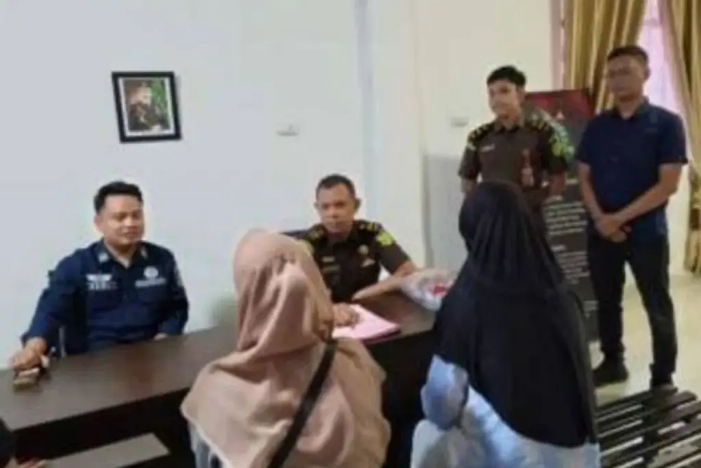 Kejari Bengkalis Terima Tahap II Kasus Korupsi Satpol PP, Dua Tersangka Diserahkan