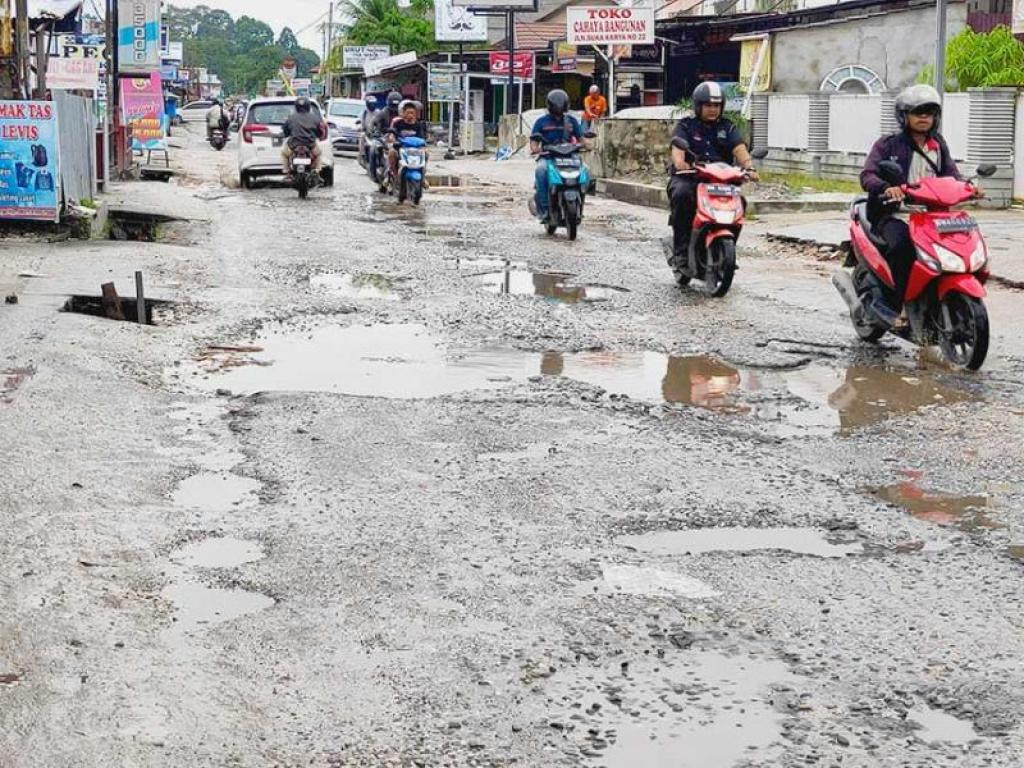Jalan Rusak di Riau Memburuk, DPRD Desak PUPR Bertindak Cepat