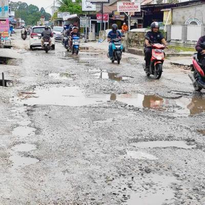 Jalan Rusak di Riau Memburuk, DPRD Desak PUPR Bertindak Cepat