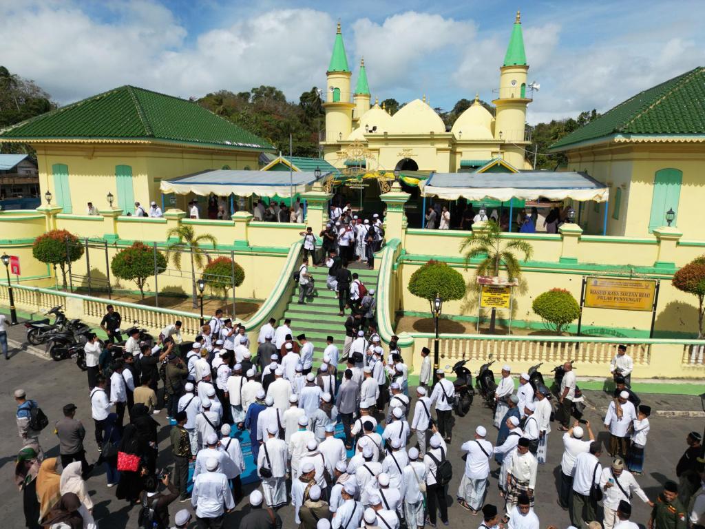 Haul Syekh Syihabuddin, Ribuan Jemaah Tiga Negara Padati Masjid Sultan Riau