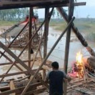 Polsek Kuantan Hilir Gencar Berantas Penambangan Emas Tanpa Izin, 3 Rakit Dimusnahkan