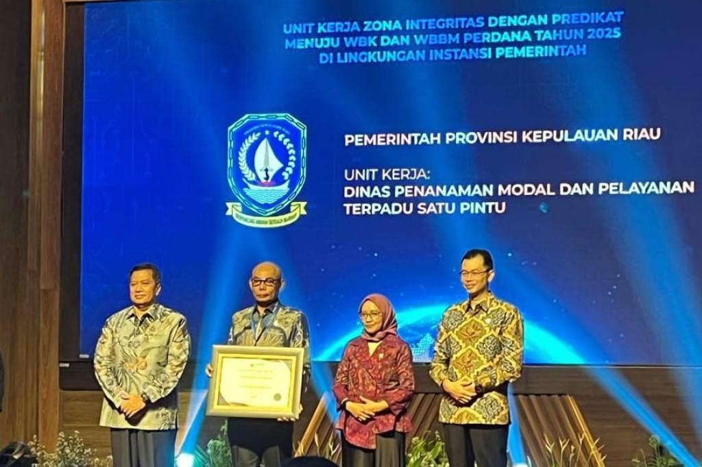 Pertama di Lingkungan Pemprov, DPMPTSP Kepri Raih Predikat WBK 2025 dari Kemenpan RB