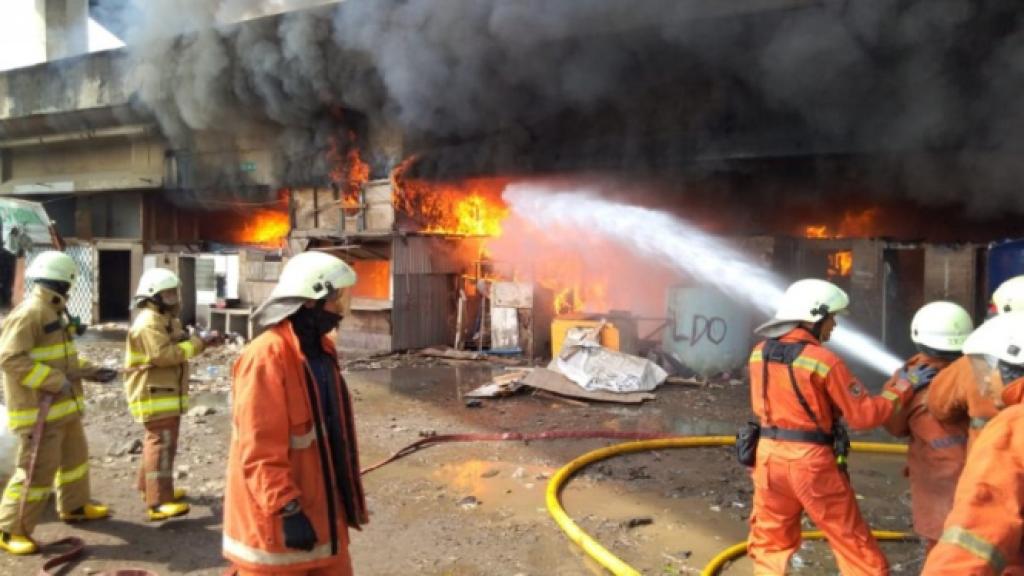 Disdamkarmat Batam Imbau Warga Waspadai Kebakaran di Musim Pancaroba