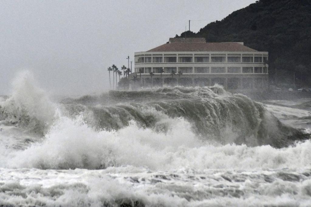 Cuaca Kepri Hari Ini: Gelombang Laut Capai 3 Meter di Natuna