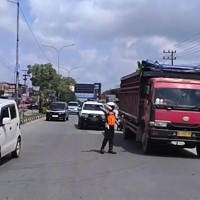 Halau Truk ODOL, Dishub Pekanbaru Jaga Pintu Masuk Kota Hingga Malam Hari