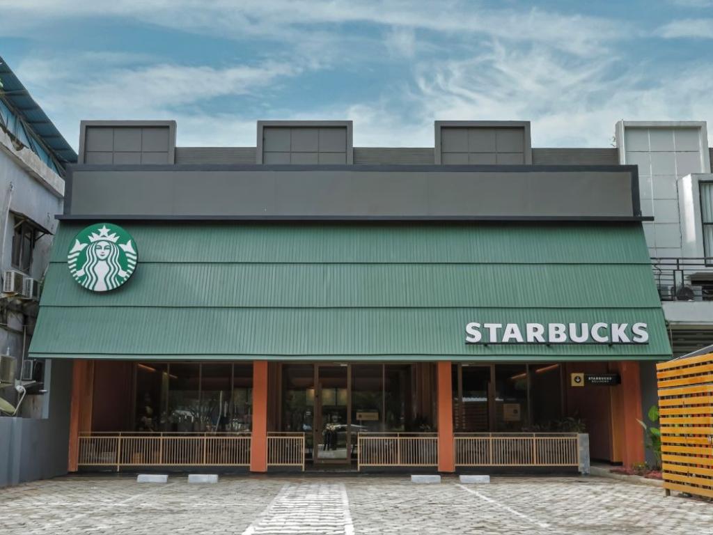 Biaya Operasional Naik, Starbucks Pangkas Ratusan Pegawai Korporat