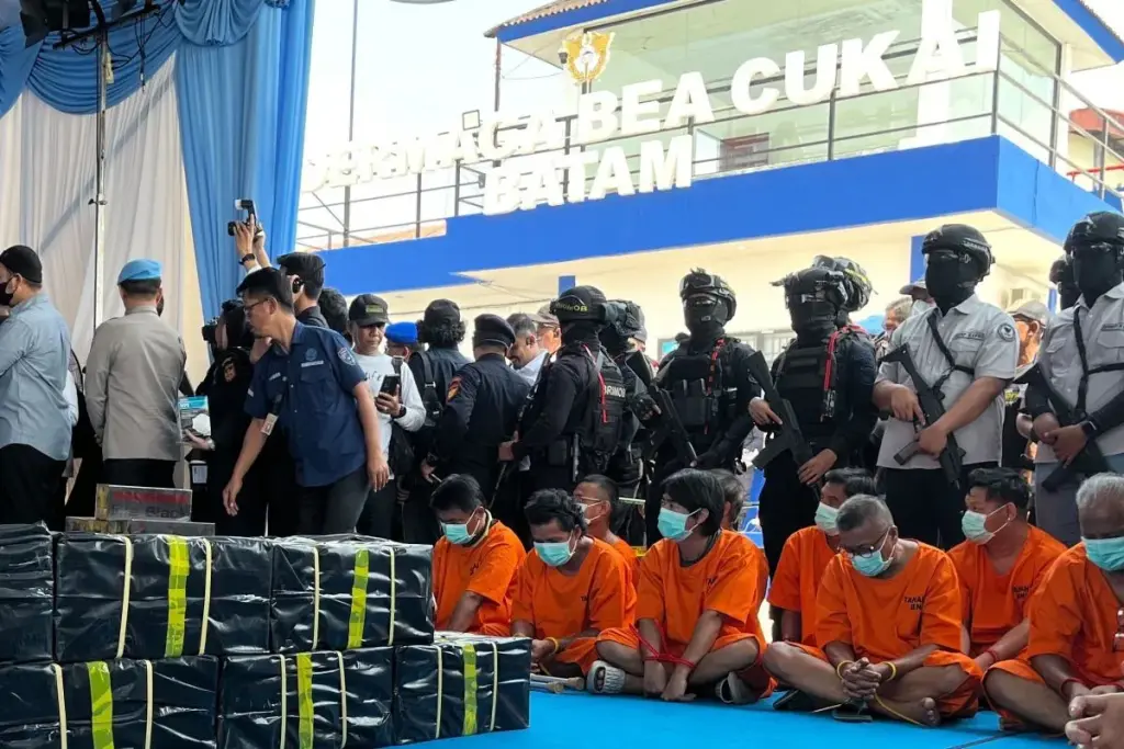 BNN Ungkap Kaitan Penyelundupan 2,6 Ton Sabu Cair dan 1,3 Ton Ketamin di Kepri