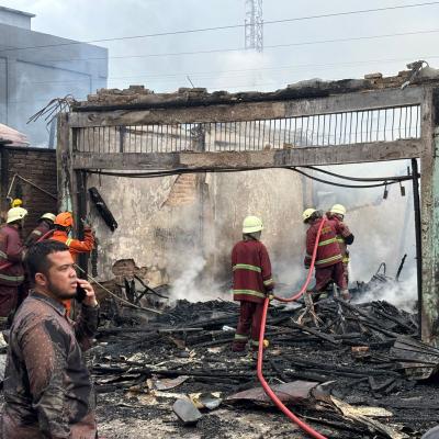 Lima Kios di Jalan Pepaya Pekanbaru Ludes Diamuk si Jago Merah