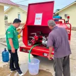 PLBN Serasan Salurkan 15 Ton Air Bersih untuk Warga Terdampak Kekeringan