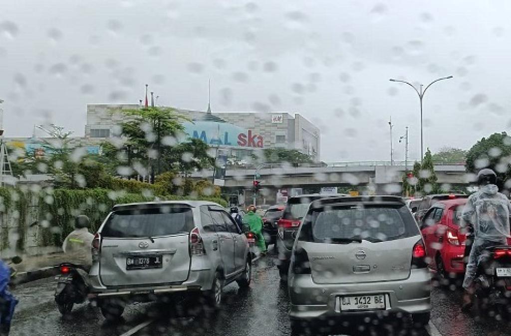 Cuaca Riau Hari ini: Siang Cerah Berawan, Malam Hujan Lebat di Siak hingga Inhil