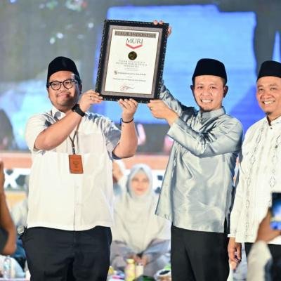 Pemko Pekanbaru Raih Rekor MURI, 9.184 ASN Serentak Baca Surah Al-Mulk di Masjid An Nur