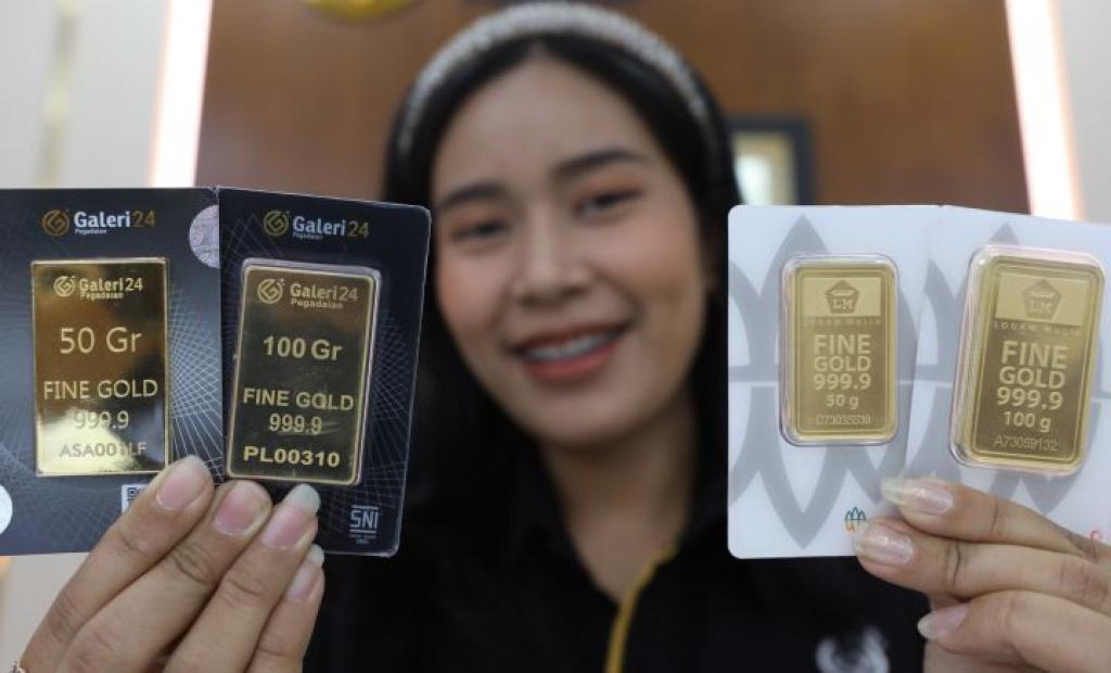 Harga Emas Antam Hari Ini Turun Lagi, Kini Dijual Rp1,9 Juta per Gram