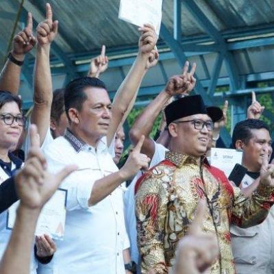 Jelang Dilantik di Istana Negara: Gubernur Kepri Ansar Ahmad Gunakan Seragam Lama, Nyanyang Harris Deg-Degan