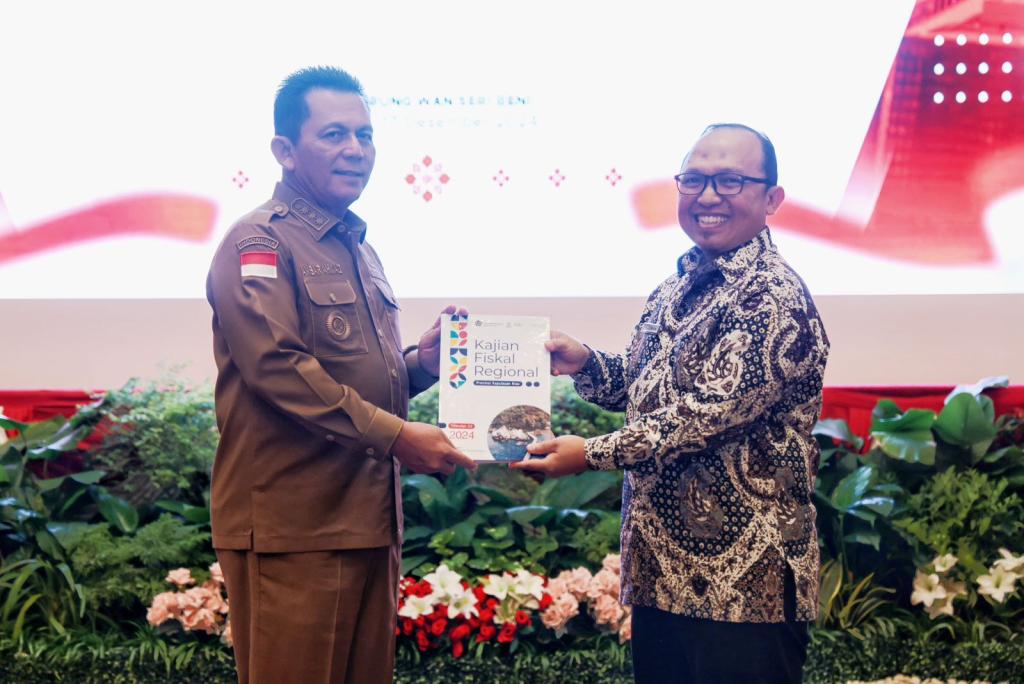 Pemprov Kepri Serahkan DIPA dan TKD 2025, Gubernur Kepri Ingatkan Soal Efisiensi