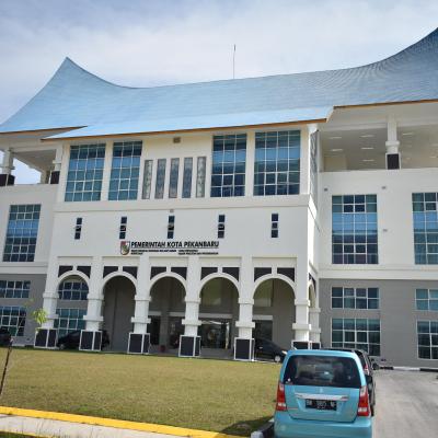 Kolaborasi Pemerintah dan Akademisi Berikan Mesin Pengolah Sampah Plastik untuk UMKM Pekanbaru