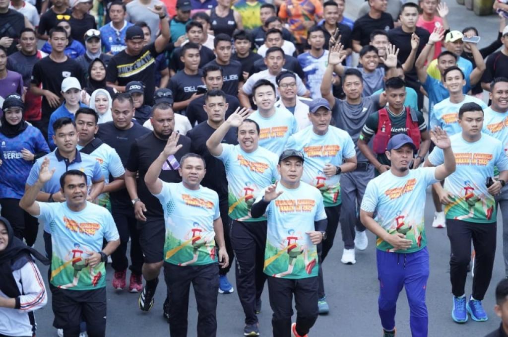 Puluhan Ribu Peserta Meriahkan Karhutla Fun Run 2025 Polda Riau: Lari Sehat, Alam Selamat