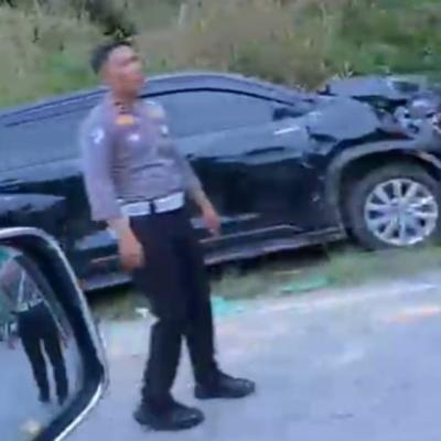 Mobil Bupati Kuansing Tabrakan dengan Truk di Desa Jake, Semua Penumpang Selamat