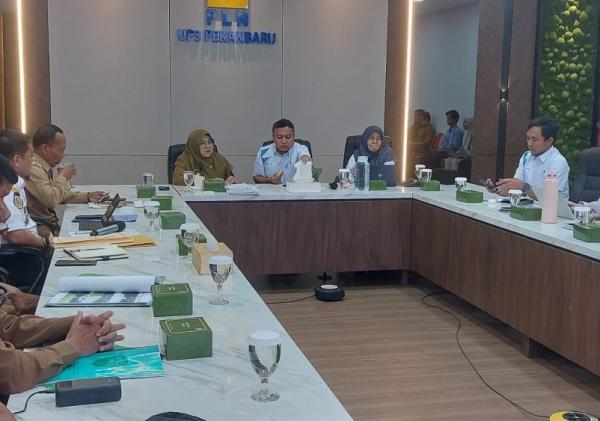 Percepat Elektrifikasi Desa, Bupati Siak Kunjungi PLN UP3 Pekanbaru