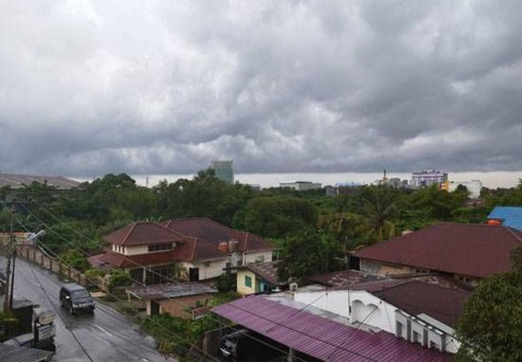 BMKG Peringatkan Potensi Hujan Lebat dan Angin Kencang di Riau Hari Ini