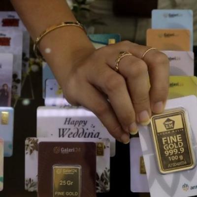 Harga Emas Antam Turun Rp16.000 per Gram Hari ini, Berikut Rinciannya