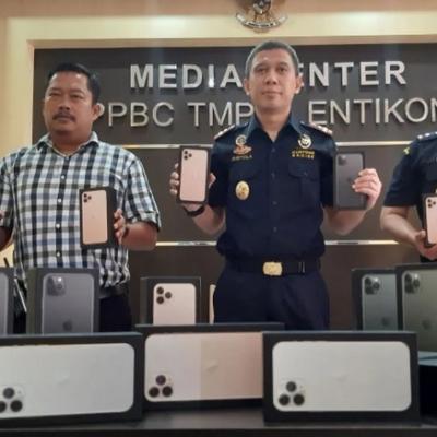 Bea Cukai Batam Bekuk Buronan Penyelundup iPhone Ilegal di Bandara Internasional Hang Nadim
