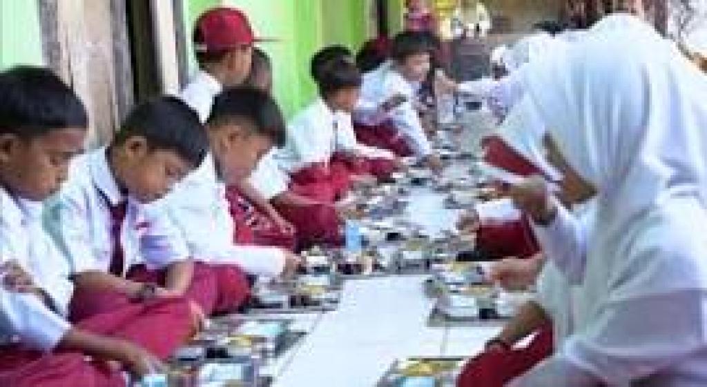 Dapur Sosial Batam: Dari Piring Gizi ke Roda Ekonomi